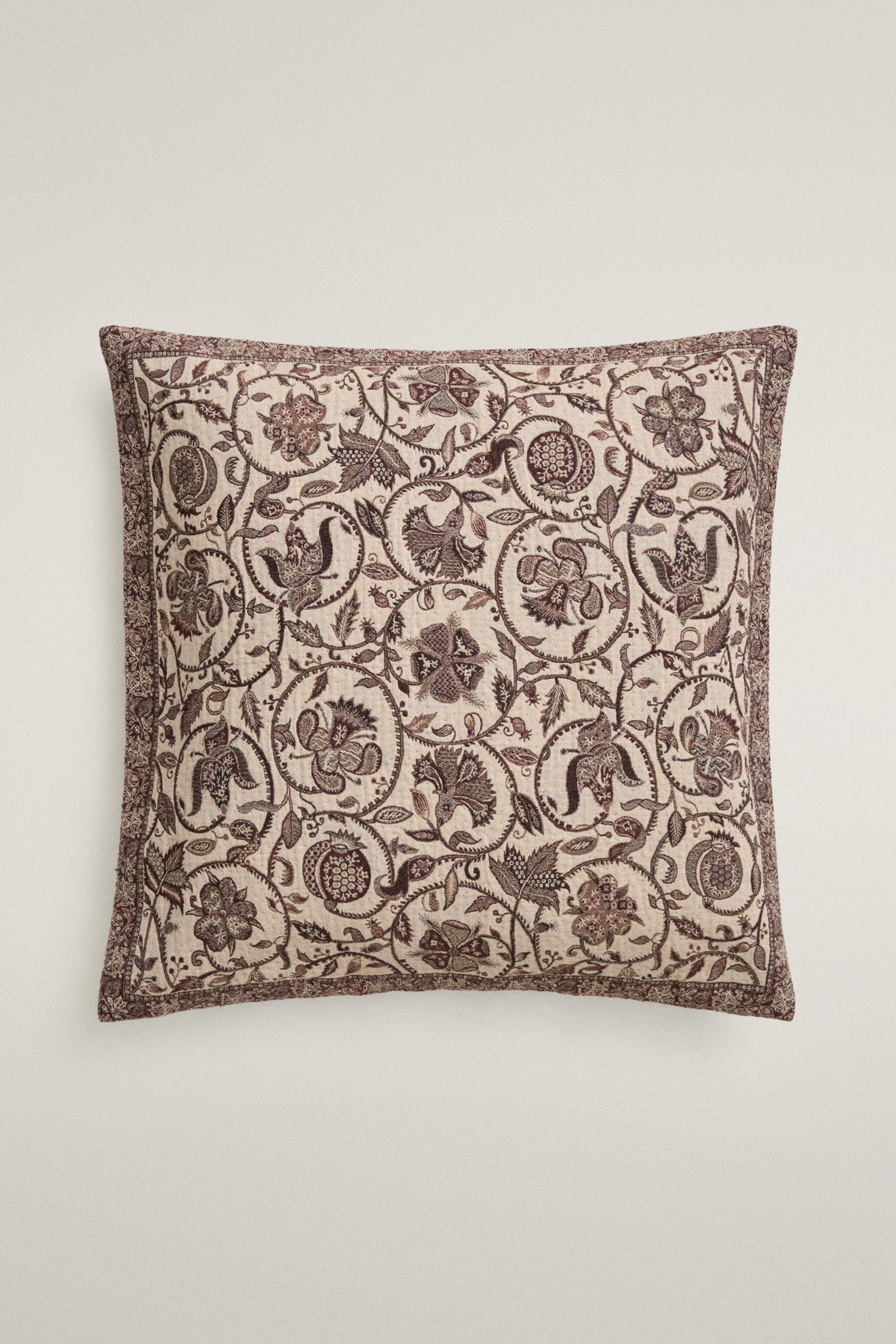 JACQUARD THROW PILLOW COVER